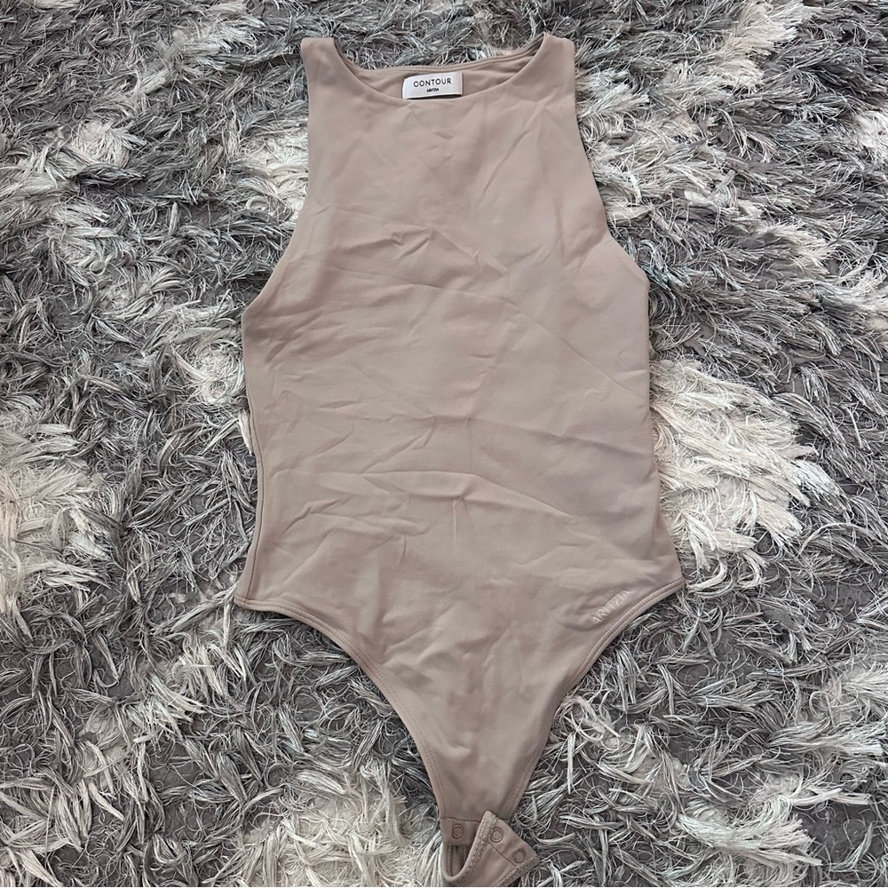 Aritzia contour 90s bodysuit